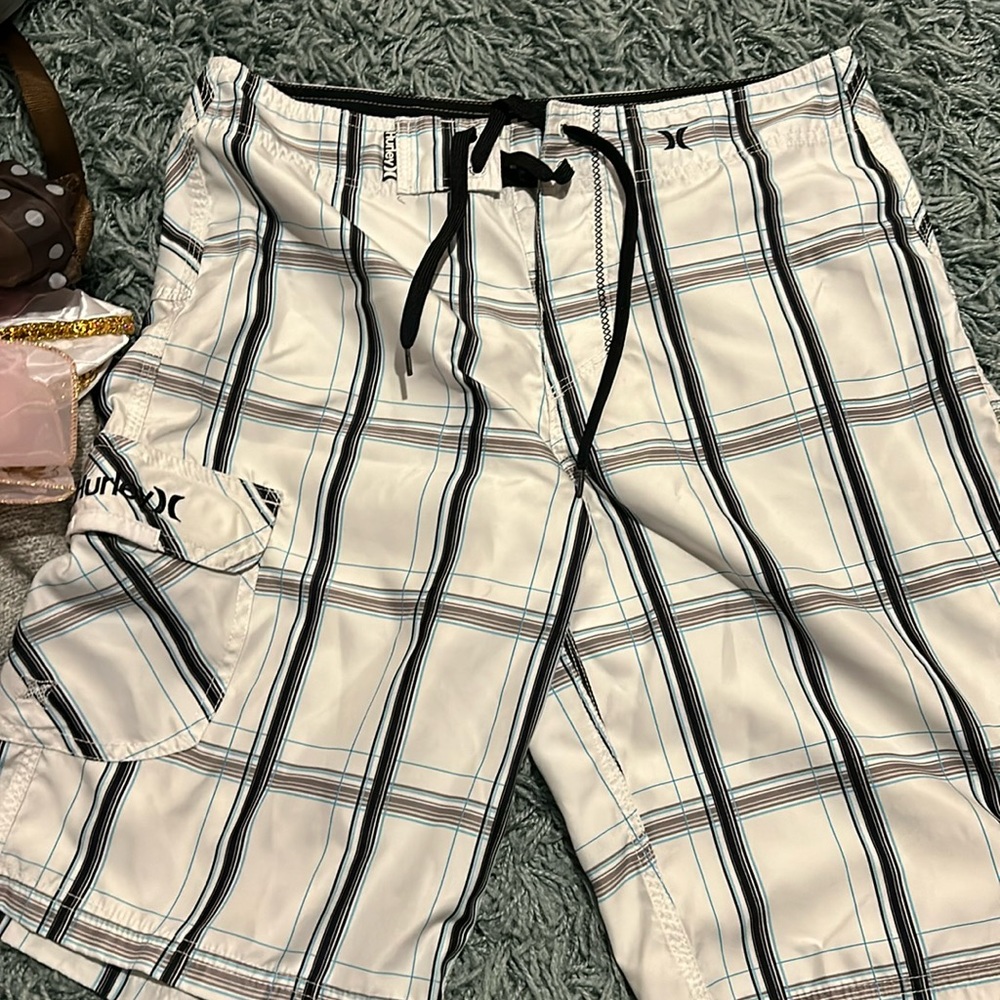 Hurley mens board shorts sz 30 white plaid